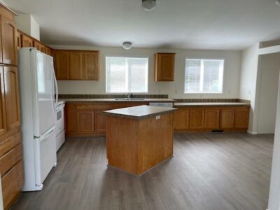 3br MANUFACTURED HOME (NW) West side